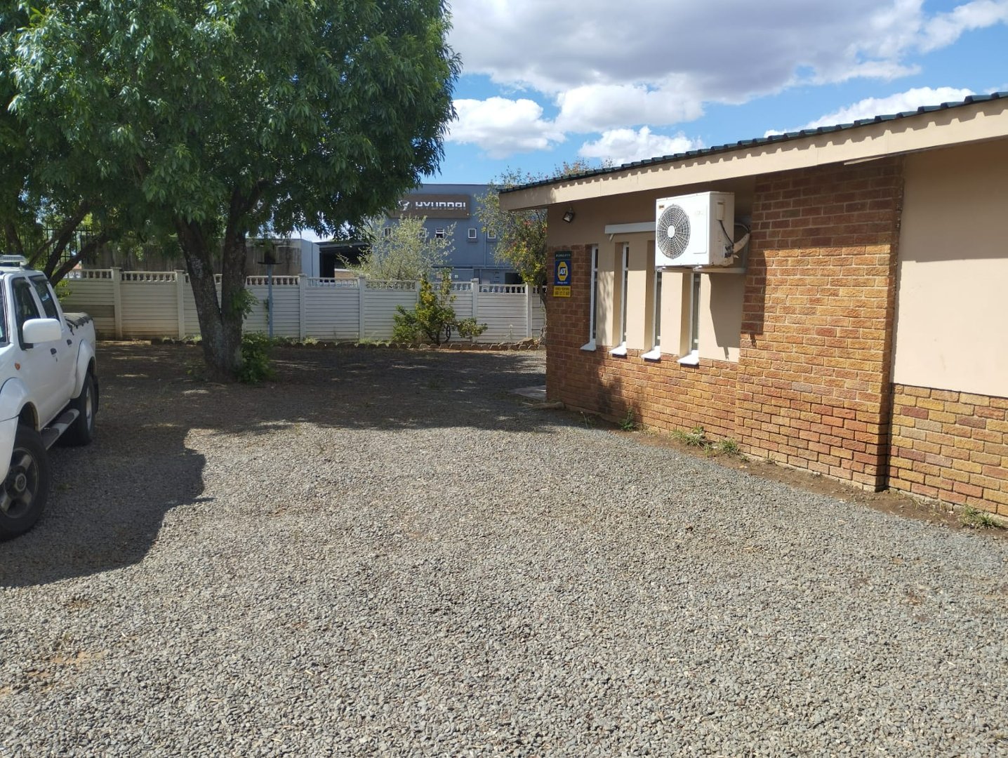 To Let commercial Property for Rent in Oranjesig Free State